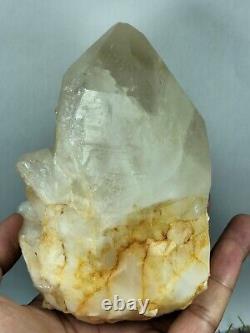 Agrégat de cristaux de quartz gros morceau du Pakistan. 896 grammes