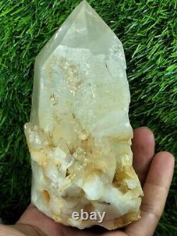 Agrégat de cristaux de quartz gros morceau du Pakistan. 896 grammes