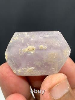 Beau cristal d'apatite violet pièce exceptionnelle