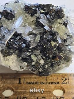 Beau spécimen de quartz tétraédrite