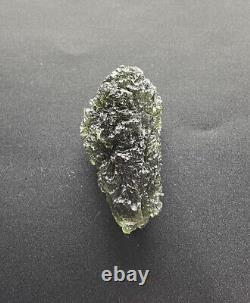 Besednice Moldavite Crystal 13.97gr/69.85ct Grande Pièce Collectrice De Haute Qualité