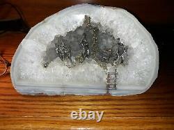 Big 8 1/4 Pouces Prestine Blanc Cristal De Quartz Geode Miner Figurines Piece Superbe