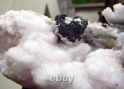 CRISTAUX DE CALCITE MANGANOANE, TÉNANTITES ET PYRITES du PEROU. OEUVRE MAÎTRESSE