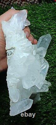 Cluster de quartz magnifique de 2022g et pièce de quartz de faden provenant de Skardu, Pakistan.