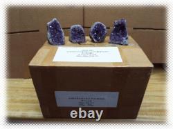 Coffret de 34 pièces de tours de cristal géode améthyste debout