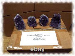 Coffret de 34 pièces de tours de cristal géode améthyste debout