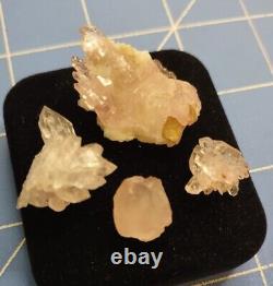 Collection de grappes de cristaux de quartz rose naturel - 4 pièces en pouces