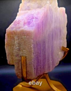Cristal de Kunzite Brut Massif de 27 690 Carats, Pièce de Collection Déclarative