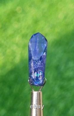 Cristal de Tanzanite Terminé Une Pièce Éblouissante Pour Collection (15ct)