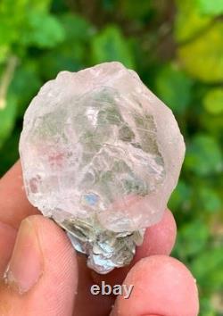 Cristal propre de Morgonite terminé avec pièce de la collection Combine Matrix