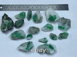 Échantillons minéraux de quartz avec émeraude verte vive naturelle rare - 16 pièces