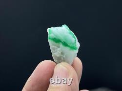 Échantillons minéraux de quartz avec émeraude verte vive naturelle rare - 16 pièces