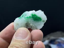 Échantillons minéraux de quartz avec émeraude verte vive naturelle rare - 16 pièces