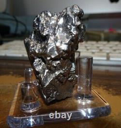 Énorme 192 Gm Campo Del Cielo Meteorite Crystal! Grande Grande Taille De Morceau Avec Le Stand
