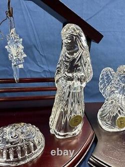 Ensemble de la Nativité de la Maison de la Princesse en verre de cristal plombé à 24 %, comprenant 14 pièces.