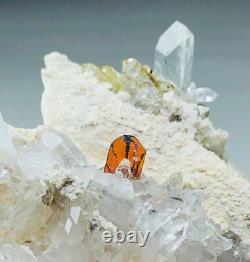 Excellente Brookite avec des cristaux de quartz complets, belle pièce de collection