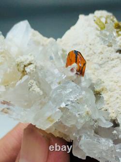 Excellente Brookite avec des cristaux de quartz complets, belle pièce de collection