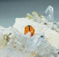 Excellente Brookite avec des cristaux de quartz complets, belle pièce de collection