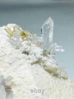 Excellente Brookite avec des cristaux de quartz complets, belle pièce de collection