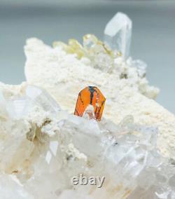 Excellente Brookite avec des cristaux de quartz complets, belle pièce de collection