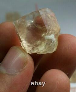 Facet Grade Golden Rough Topaz Crystal Avec Une Belle Couleur Du Pakistan. 13 Pièces