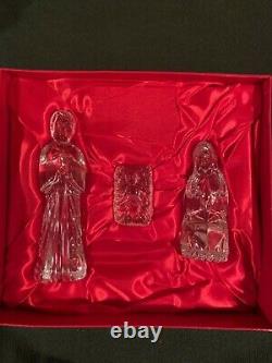 La Nativité En Cristal De Waterford A Placé 11 Morceaux Dans Des Boîtes Originales