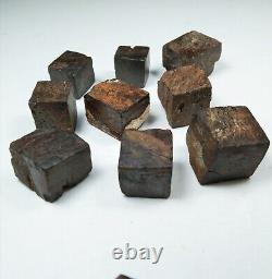 Limonite Cubes de grande taille avec une belle terminaison (lot de 60 pièces)