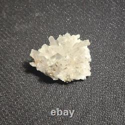 Lot de 7 pièces de cristaux de quartz Améthyste Apophyllite