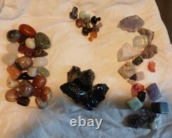 Lot de Cristaux de Plus de 110 Pièces. Galets, Bruts, Poli, Sculptures, Etc.