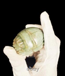 Magnifique morceau de quartz naturel du scarabée égyptien porte-bonheur