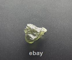 Moldavite 12.5ct Pièce de Manteau Régulière de Besednice Certificat d'Authenticité