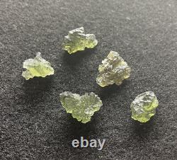 Moldavite Cristal 5 Pièces Lot 6,43 Grammes 31,7 Ct Besednice Total Grade Régulier
