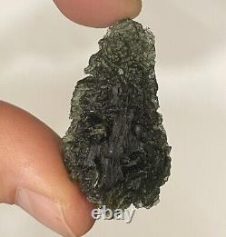 Moldavite de Besednice 13,20 grammes / 66ct Grade régulier + Grande pièce Surface en quartz