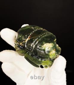Morceau de quartz vert naturel du scarabée égyptien de la bonne chance avec l'œil de Ra