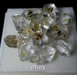 Pétrolium Diamant Quartz Cristaux 13 Pièces Avec Des Points D'essence Jaune Fluorescent