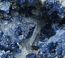 Pièce La Plus Rare 574 Gram Blue Spinel Crystals Specimen Avec Pyrite D'afghanistan
