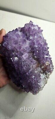 Pièce d'affichage en cristal de stalactite améthyste grandes cristaux jumeaux