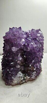 Pièce d'affichage en cristal de stalactite améthyste grandes cristaux jumeaux