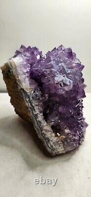 Pièce d'affichage en cristal de stalactite améthyste grandes cristaux jumeaux