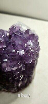 Pièce d'affichage en cristal de stalactite améthyste grandes cristaux jumeaux