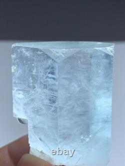 Pièce de cristal d'aigue-marine de 43 grammes provenant du Pakistan