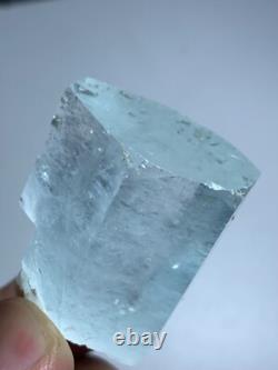 Pièce de cristal d'aigue-marine de 43 grammes provenant du Pakistan