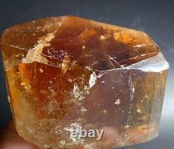 Pièce de cristal de topaze chauffée du Pakistan 1255 carats