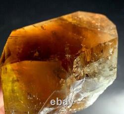 Pièce de cristal de topaze chauffée du Pakistan 1255 carats