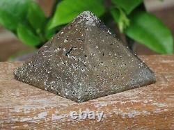Pyrite Solide Pyramid Pièce En Cristal, Poli Pièce D'affichage Fools Or