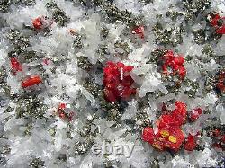 Realgar Crimson Red, Pyrite, Selenite - Clear Quartz Du Pérou. Pièce Maîtresse