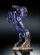 Sculpté À Partir D'un Seul Morceau De Lapis Lazuli Est Cette Impressionnante Sculpture D'étalon