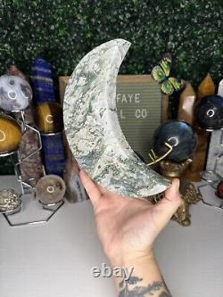 Sculptures de cristal en agate mousse druzy, pièce maîtresse, sur socle