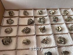 Spécimens minéraux bulgares Lot de 36 pièces de pyrite de 21 à 32 mm