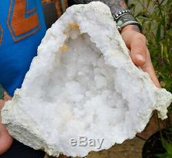 Superbe Géant XXL Grand Quartz Geode, La Guérison De Cristal. Pièce De Charge